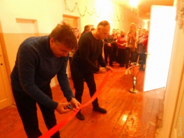 Перемога: На Украине торжественно открыли школьный туалет Перемога: На Украине торжественно открыли школьный туалет