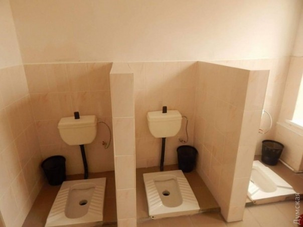 Перемога: На Украине торжественно открыли школьный туалет Перемога: На Украине торжественно открыли школьный туалет