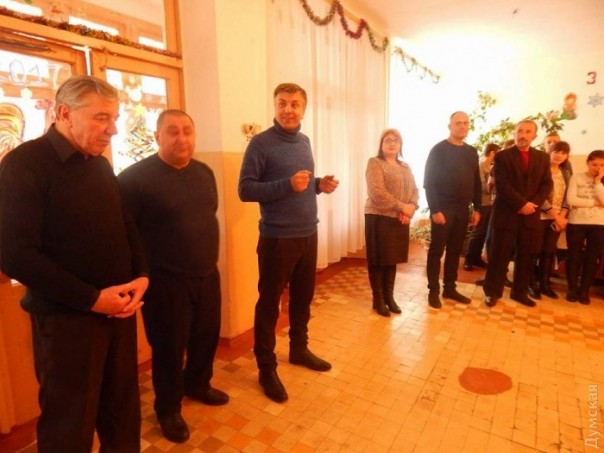 Перемога: На Украине торжественно открыли школьный туалет Перемога: На Украине торжественно открыли школьный туалет