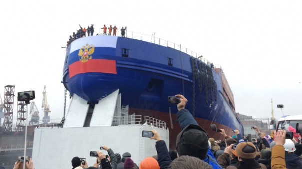 Крупнейший в мире дизельный ледокол спущен на воду в Петербурге Крупнейший в мире дизельный ледокол спущен на воду в Петербурге