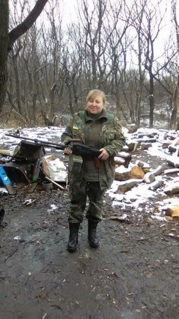 Украинский военный позировал на фото с отрубленной рукой ополченца