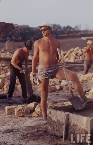 Молодежи 60-х посвящается