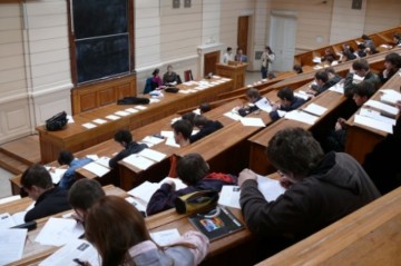 Украинское правительство: Студентам не нужны ни стипендии, ни дипломы