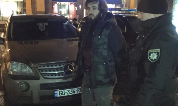 В Киеве задержали «чеченца» с удостоверением «разведчика» В Киеве задержали «чеченца» с удостоверением «разведчика»