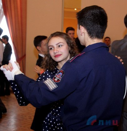 Первый в ЛНР Святочный бал состоялся в Луганске Первый в ЛНР Святочный бал состоялся в Луганске