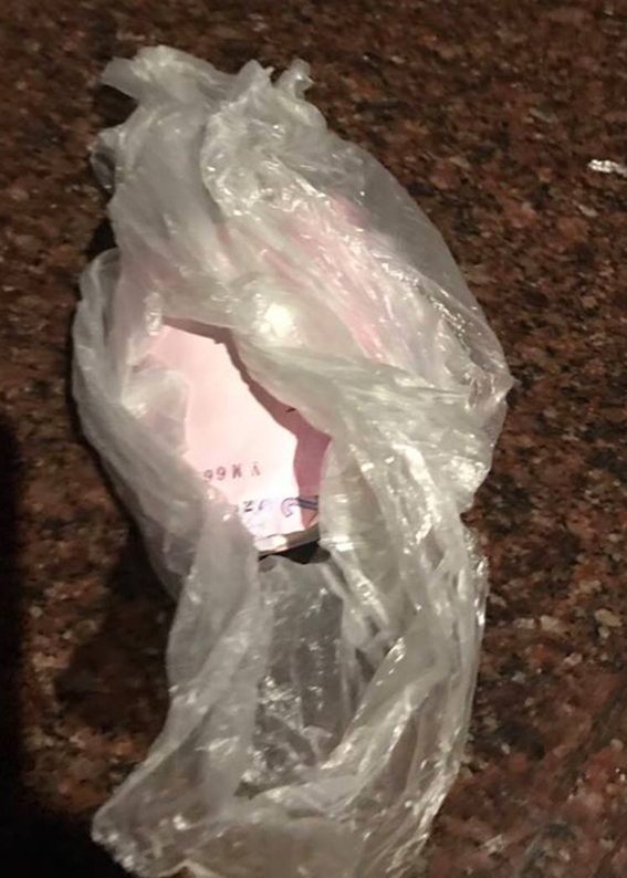 Украинского полицейского поймали на вымогании взятки с малолетнего ребенка Украинского полицейского поймали на вымогании взятки с малолетнего ребенка