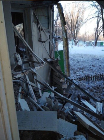 Укрофашисты нанесли артиллерийский удар по Макеевке, ученики школы №32 эвакуированы в убежище Укрофашисты нанесли артиллерийский удар по Макеевке, ученики школы №32 эвакуированы в убежище