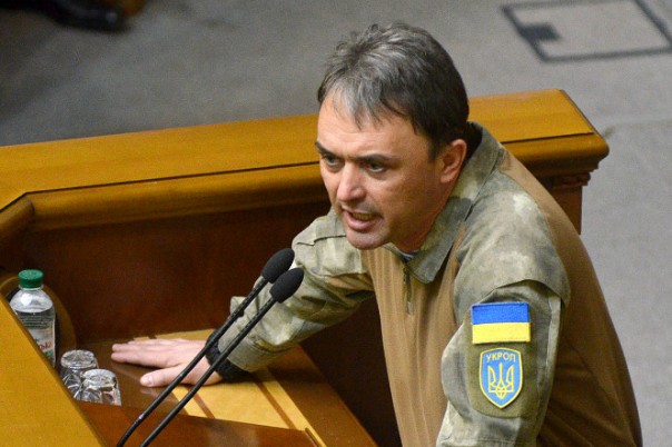 «Сделано в ДНР». Шампанское у украинского депутата снесло башню со скоростью вылетающей пробки