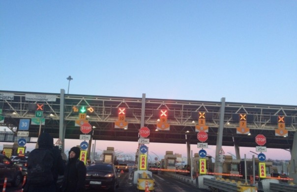 Дальнобойщики парализовали работу ЗСД на Благодатной Дальнобойщики парализовали работу ЗСД на Благодатной