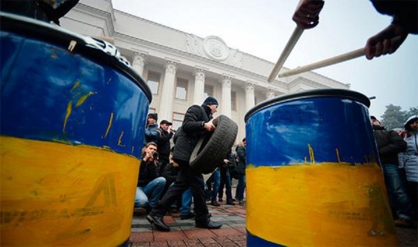 50 гривен за доллар: эксперты определили дно для украинской валюты в 2017 году