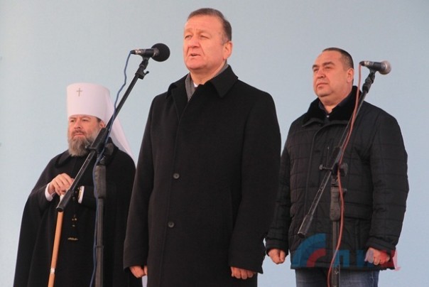 Глава ЛНР посетил народные Рождественские гуляния в столичном храме "Умиление" и поздравил жителей Республики с Рождеством Христовым Глава ЛНР посетил народные Рождественские гуляния в столичном храме "Умиление" и поздравил жителей Республики с Рождеством Христовым