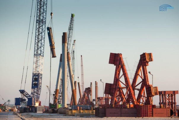 Погружено 50% от всего объема свай моста через Керченский пролив Погружено 50% от всего объема свай моста через Керченский пролив