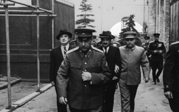 Великий бюрократ. Взлёт и падение самого незаметного советского лидера Великий бюрократ. Взлёт и падение самого незаметного советского лидера