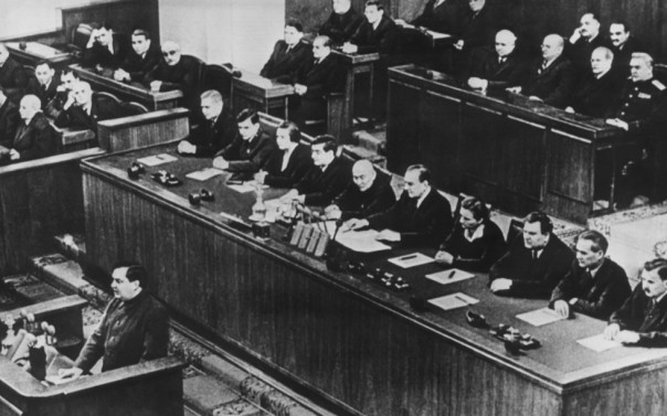 Великий бюрократ. Взлёт и падение самого незаметного советского лидера Великий бюрократ. Взлёт и падение самого незаметного советского лидера