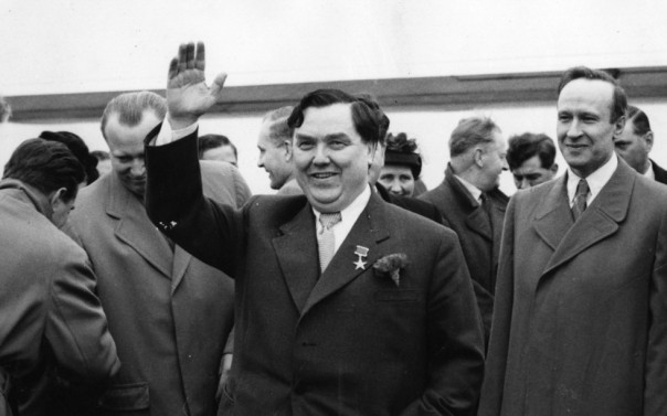 Великий бюрократ. Взлёт и падение самого незаметного советского лидера Великий бюрократ. Взлёт и падение самого незаметного советского лидера