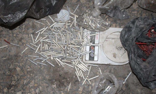 Российские саперы в Алеппо обнаружили 6 больших складов террористов Российские саперы в Алеппо обнаружили 6 больших складов террористов