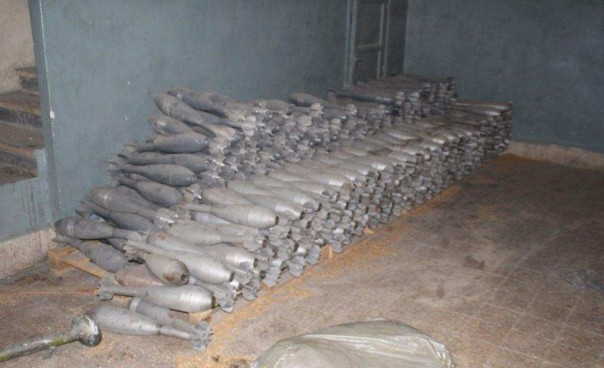 Российские саперы в Алеппо обнаружили 6 больших складов террористов Российские саперы в Алеппо обнаружили 6 больших складов террористов