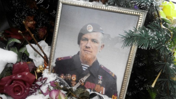 Фотоснимки могилы Моторолы помутили рассудок кастрюлеголовых «журналистов»