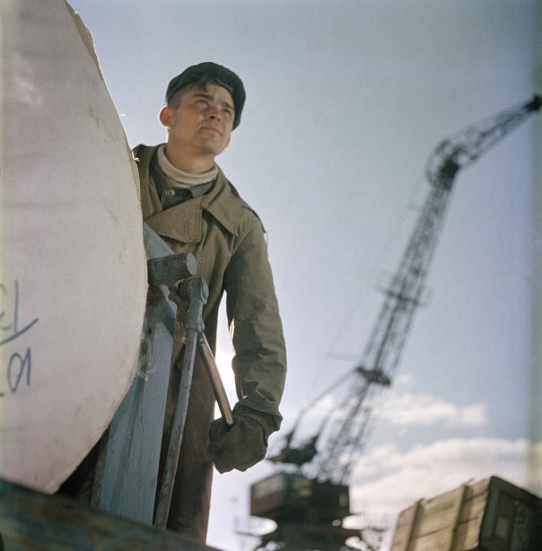 Светлые лица советских людей Светлые лица советских людей