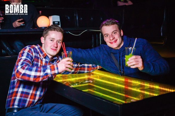 Night club "Бомба" (Тернополь) и его посетители на Рождество (Не реклама) Night club "Бомба" (Тернополь) и его посетители на Рождество (Не реклама)