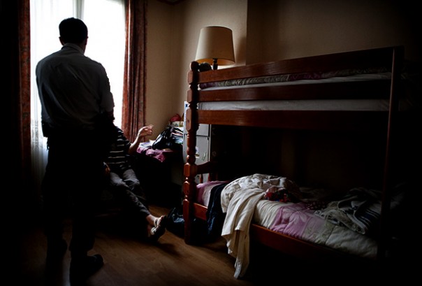 «Он потащил ее за волосы выбрасывать с балкона» «Он потащил ее за волосы выбрасывать с балкона»