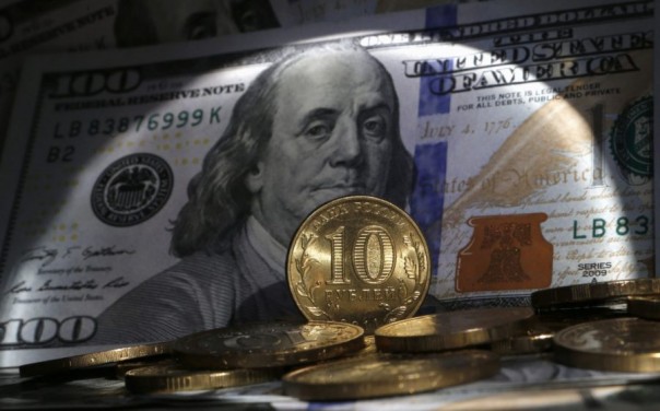 Спекулянты вынуждены топить доллар, пока рубль бьет рекорды