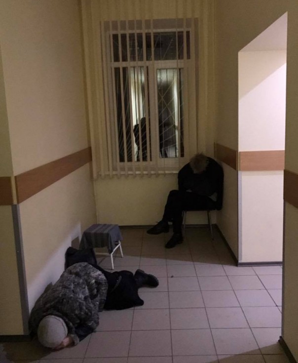Мэр Днепропетровска провел ночь в больнице — среди алкашей, бомжей и буйнопомешанных