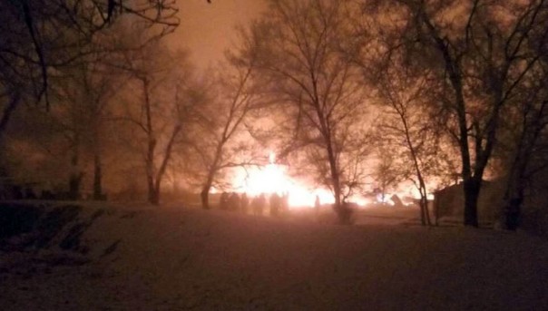 Кадры с места крушения грузового самолета Boeing-747 под Бишкеком