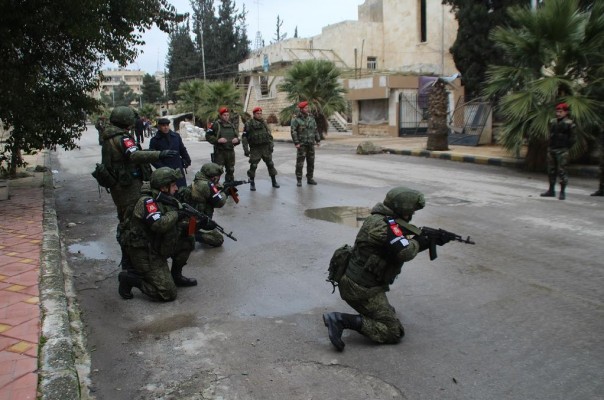 Российские военнослужащие военной полиции поделились опытом с коллегами из Сирии Российские военнослужащие военной полиции поделились опытом с коллегами из Сирии