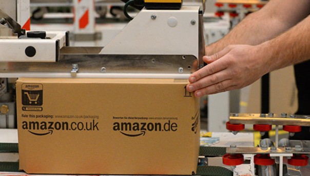 СМИ: Amazon напугал еврейку "приветом от дяди Адольфа"