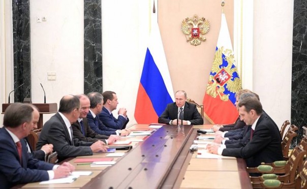 Царь Путин и его бояре