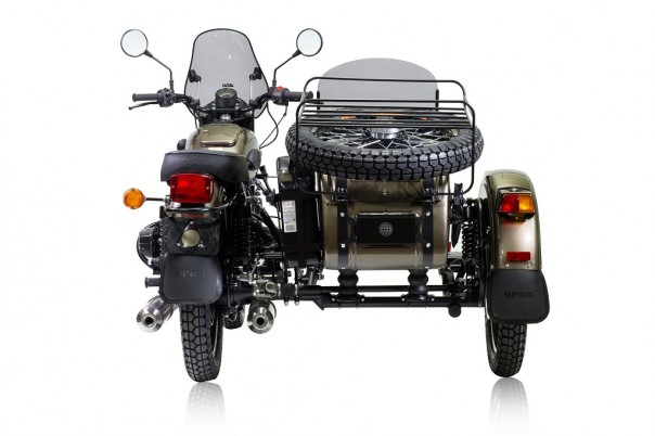 В США начали продавать мотоциклы "Урал" с бутылкой водки в комплекте