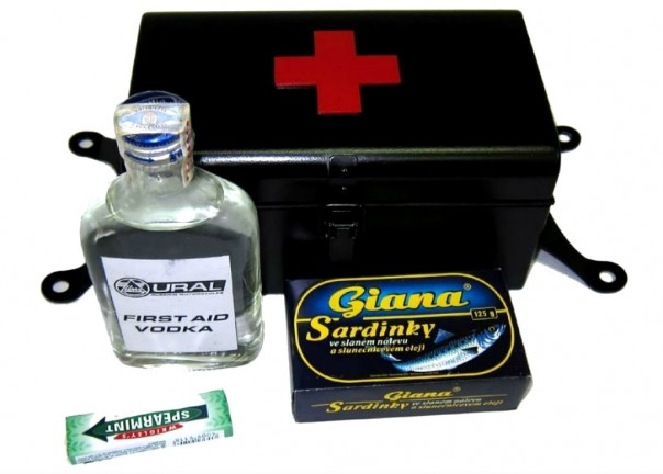 В США начали продавать мотоциклы "Урал" с бутылкой водки в комплекте