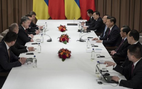 Си-Трамп-Порошенко: в Давосе наметилась новая ось