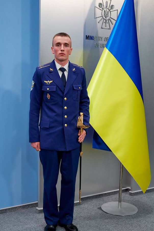 Британцы наградили украинского военного почетной саблей за понимание английского юмора Британцы наградили украинского военного почетной саблей за понимание английского юмора