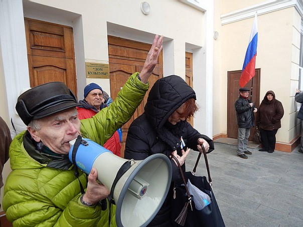 Конфликт в Крыму: Гурзуф против «Артека» Конфликт в Крыму: Гурзуф против «Артека»
