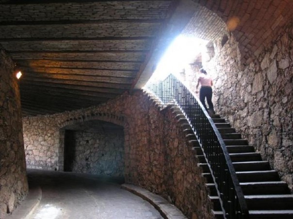 Туннели в Мексике, забытые на сотни лет Туннели в Мексике, забытые на сотни лет