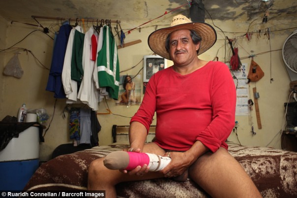 В Мексике обладателя 45-сантиметрового полового органа признали инвалидом (18+) В Мексике обладателя 45-сантиметрового полового органа признали инвалидом (18+)