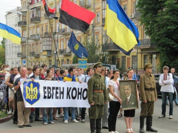 Киев по горло завален мусором из Львова Киев по горло завален мусором из Львова