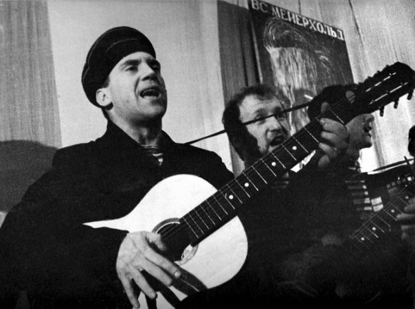 «Песня не дает покоя»: 79 лет Высоцкому