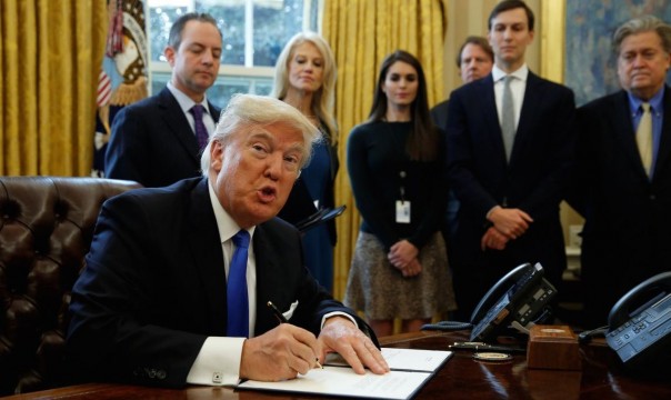 Что знаменует приход Трампа – смену курса или смену уклада?