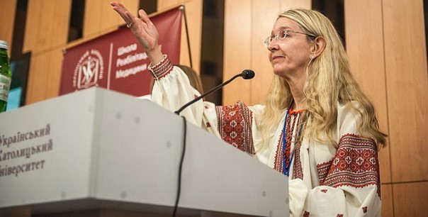 Министр-американка подписала приказ об испытании вакцин на украинцах