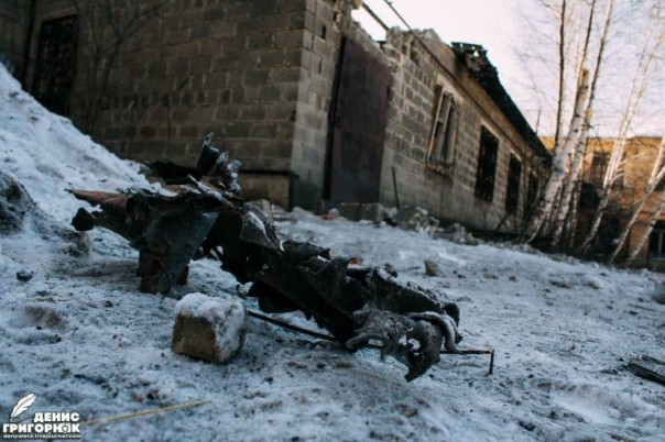 Дети, пережившие обстрел в Макеевке, дали интервью в бомбоубежище. Обнародовано видео разрушений жилых домов в Донецке Дети, пережившие обстрел в Макеевке, дали интервью в бомбоубежище. Обнародовано видео разрушений жилых домов в Донецке