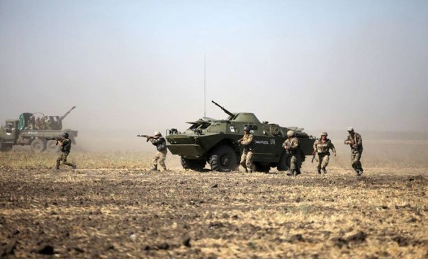 Бронетехника ВСУ пошла на прорыв позиций армии ДНР в Новоазовском районе.  ВСУ потеряли 17 человек убитыми и ранеными при повторной попытке прорыва