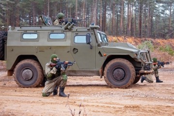 Хаммер нервно курит в сторонке. Русский Тигр уделал всех