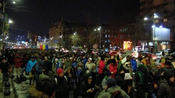 В Румынии возобновились многотысячные протесты против коррупционных инициатив властей