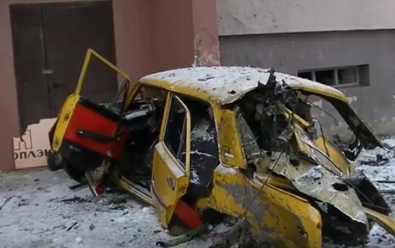 Зверский обстрел карателями ВСУ жилого дома в г. Донецке по ул. Чапаева-7 (Видео)