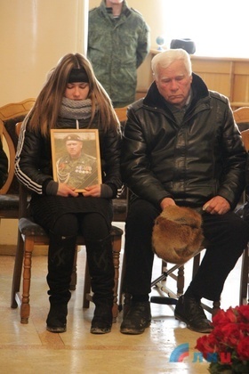 Луганск прощается с главным военным ЛНР полковником Олегом Анащенко, убитом в результате теракта