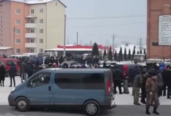 На западе Украины бушует война... за янтарь На западе Украины бушует война... за янтарь