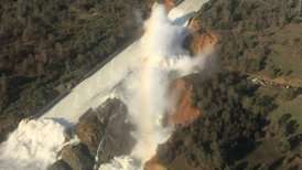 ЧП в Калифорнии: стена воды может снести шесть городов. Все ведущие американские телеканалы передают в прямом эфире драматичные кадры из Калифорнии